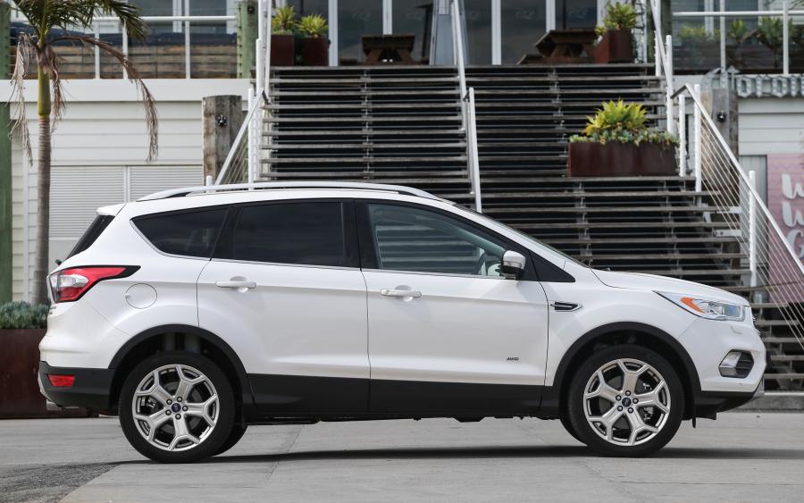  Ford Escape Titanium 2016 года  (AU) (фото 18 из 40)